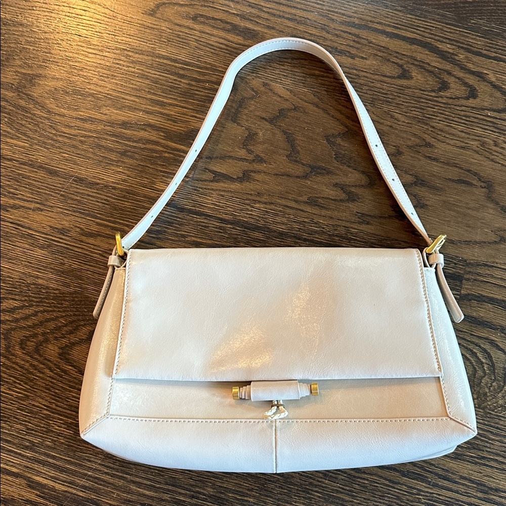 Elegant Cream Shoulder Bag! Vintage patent leather